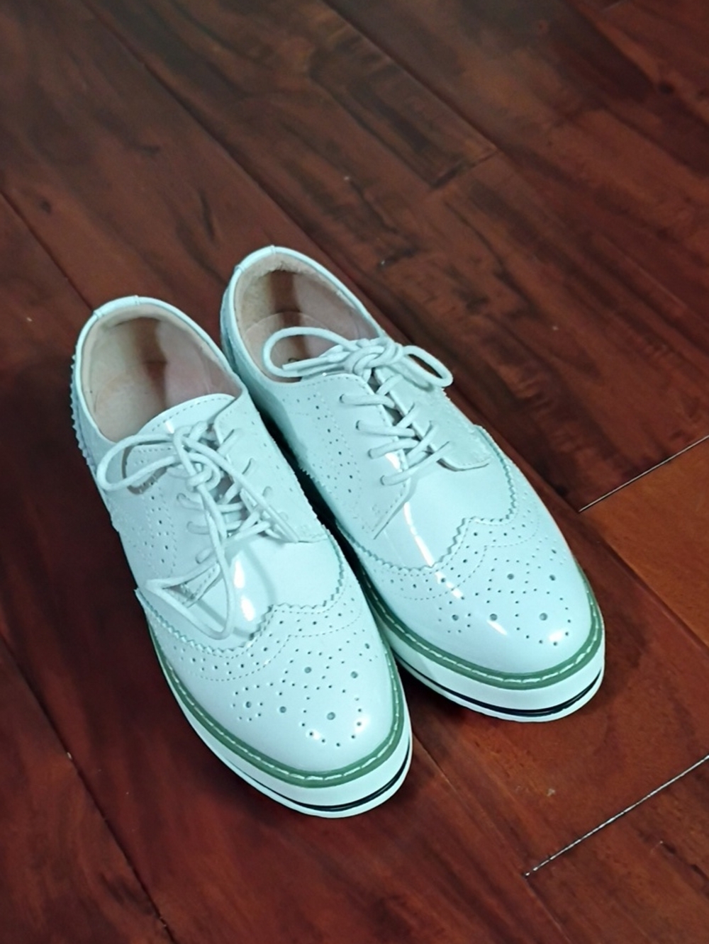 White Women's Wingtip Brogue Lace-Up Shoes with Green Accent